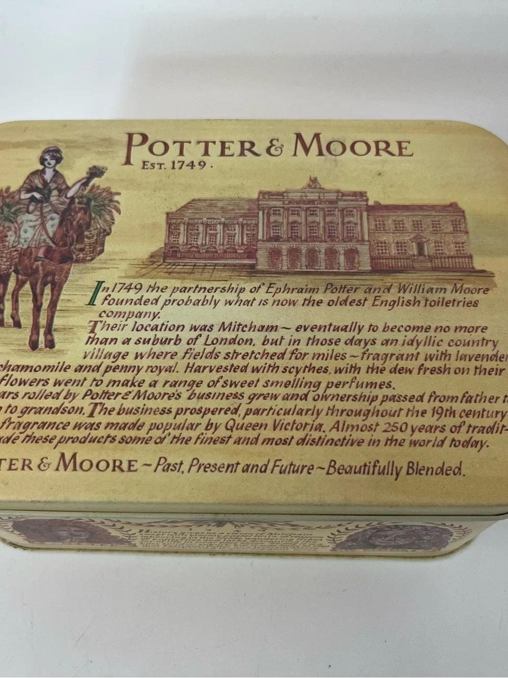 Potter & Moore 12 Assorted Fine Soaps in Decorative Hinged Tin - Complete